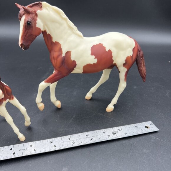 Breyer 62006 Classics Chestnut Pinto Paint Sport Horse Mare & Foal 2008 - Picture 4 of 16